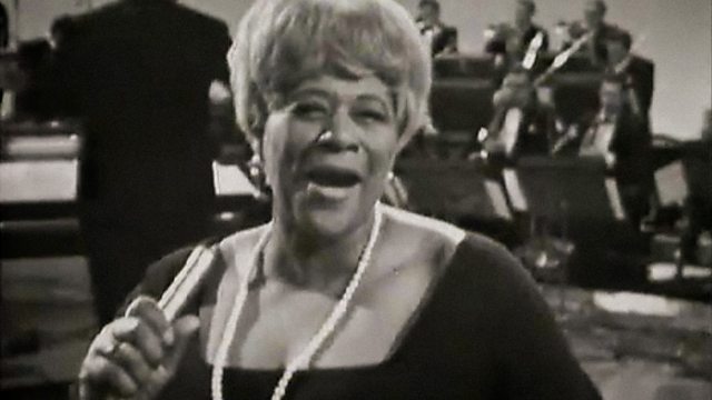 Read more about the article Ella Fitzgerald Sings